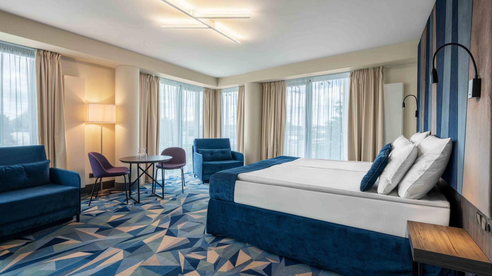 Riverside Deluxe Room,1636794925:JPEG